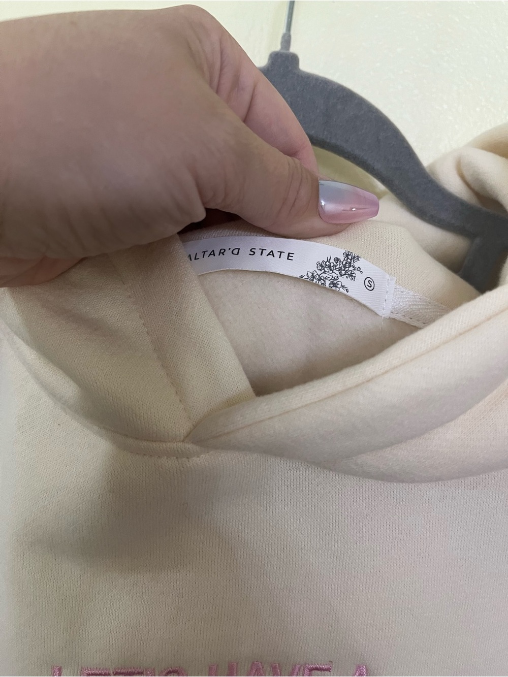NEW Altar’d State Cozy Cafe Bear Hoodie Sweatshirt Size XS & Small Available NWT - Picture 4 of 7